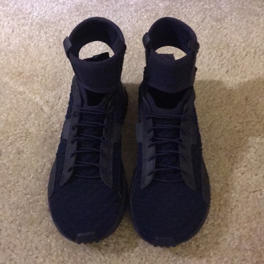 Puma, size 6